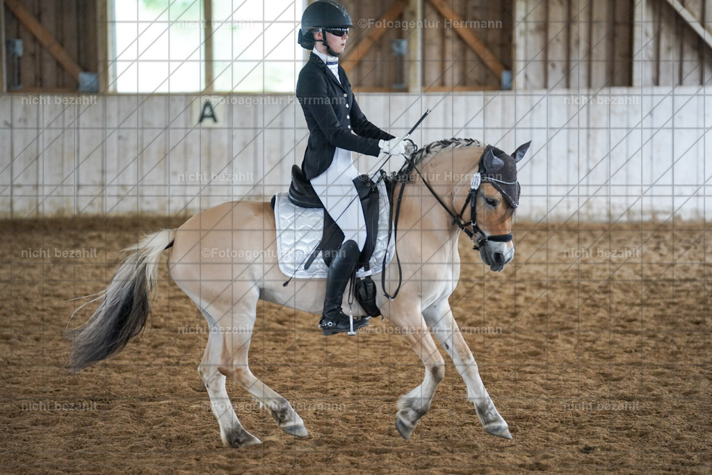 20230520-FAH05227 | Frühjahrsturnier, Landsberg am Lech, 2023, Reitclub Landsberg, Turnierbilder, Fotos Turnier Landsberg, Fotoagentur Herrmann, Turnierfotografen Bayern, Reitsport Fotograf, Pferde Fotograf