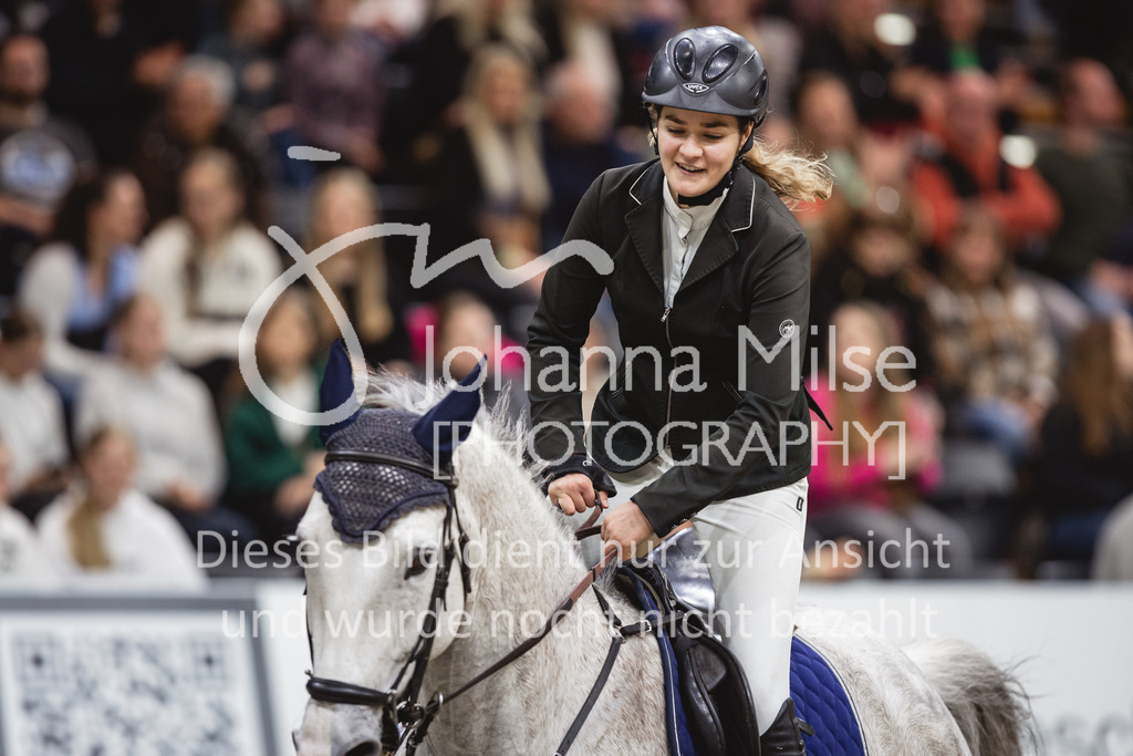 231028_Oldenburg_S1-Spr_Amateure-234 | Deine schönsten Turniermomente als professionelle Fotos! Entdecke hochwertige Pferdesport-Fotografie im Online-Shop. Jetzt Fotos finden & bestellen!