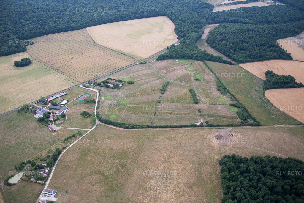 Luftbild: Le Clos du Golf Loir Valley in Cangey im Bundesland Indre-et-Loire in Frankreich. Foto: IMG_082279.jpg vom 20.06.2015 durch Werner Riehm/FLY-FOTO.de