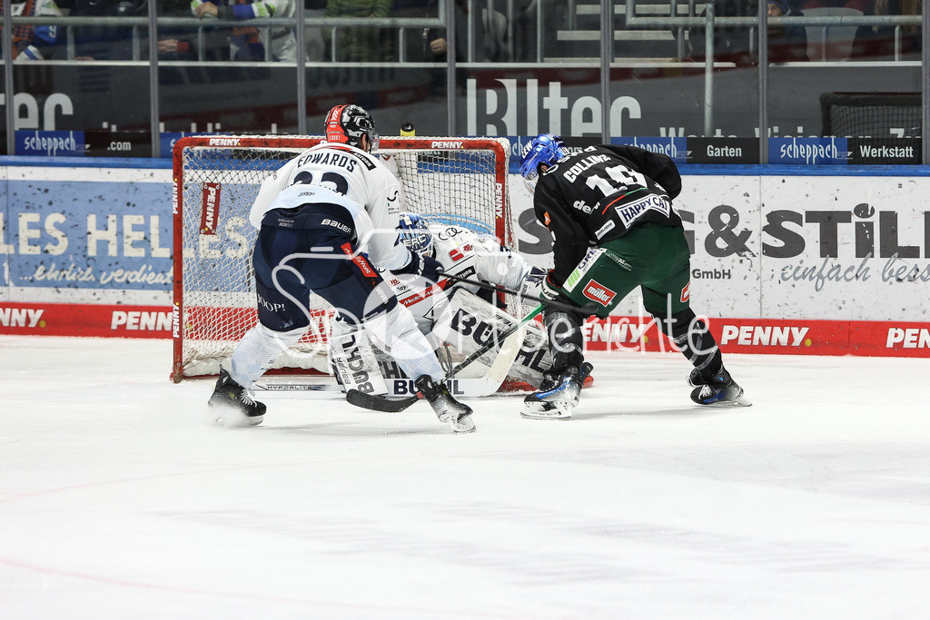 Augsburger Panther - ERC Ingolstadt | Maurice EDWARDS (ERC #23) kann in dieser Szene den Gegentreffer zum 2-1 fuer Augsburg druch Chirs COLLINS (AEV #10) nicht verhindern / Tor
