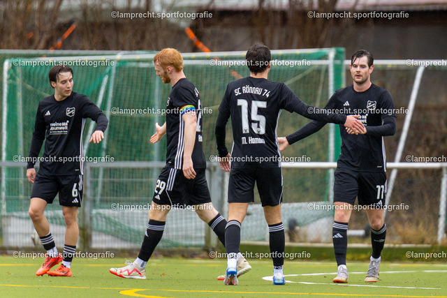 Fußball I Herren I Saison 2025-2026 I Landesfreundschaftsspiel I SC Rönnau - SSG Rot-Schwarz Kiel 083 | v.l. Jasper Fredrich (6, SC Rönnau), Lasse Koth (29, SC Rönnau), Mats Hamann (15, SC Rönnau), Janick Loose (11, SC Rönnau) - Realisiert mit Pictrs.com