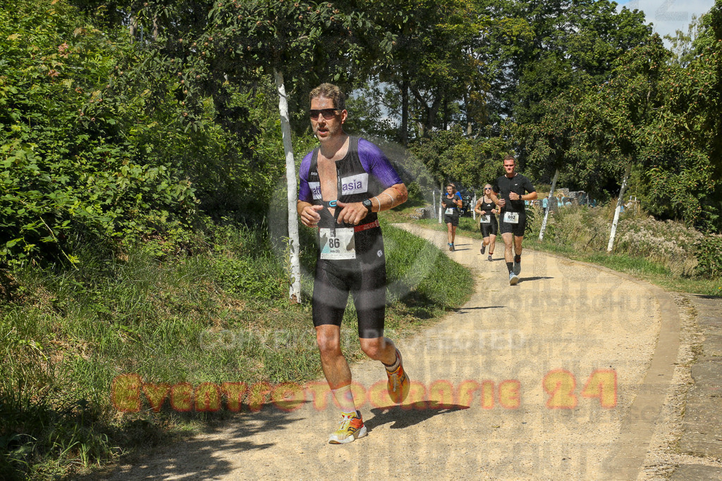 250824_1232_EX1_9642 | Sportfotografie im Rhein-Sieg Kreis, Köln, Bonn, NRW, Rheinland Pfalz, Hessen, etc. Unser Tätigkeitsfeld umfasst den Laufsport vom Volkslauf über den Marathon, Duathlon, Triathon bis zum Ultralauf wie Kölnpfad Ultra oder Schindertrail.