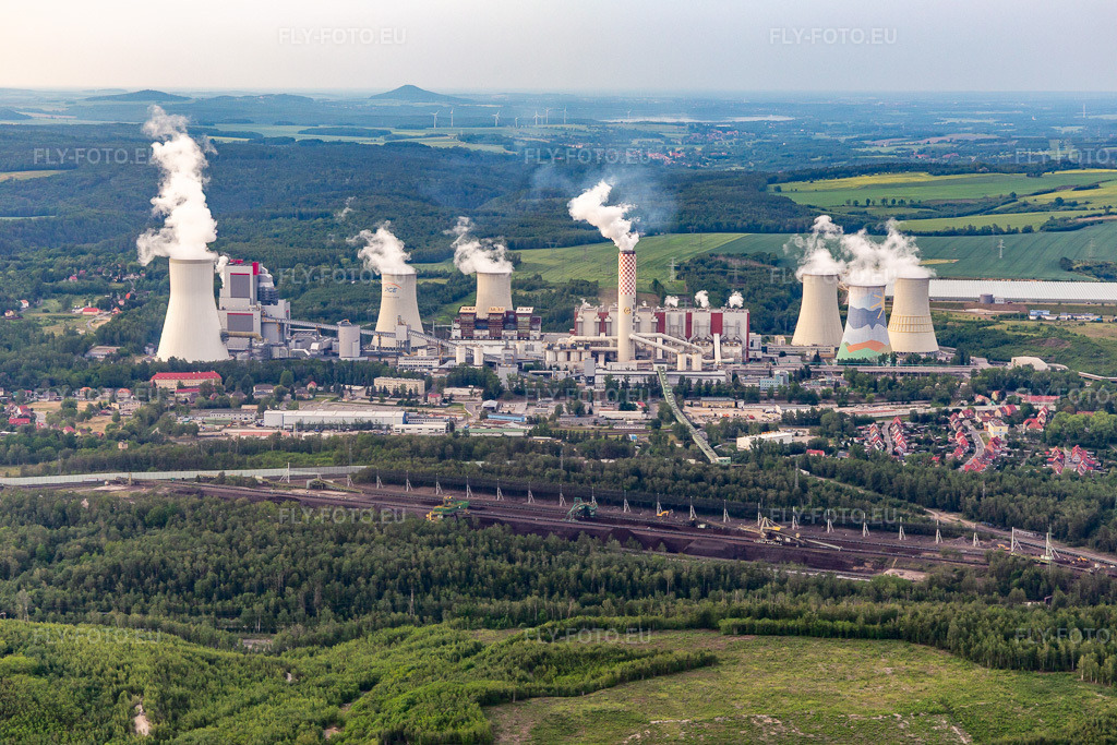 Vue aérienne: Centrale électrique de lignite de Turów 
