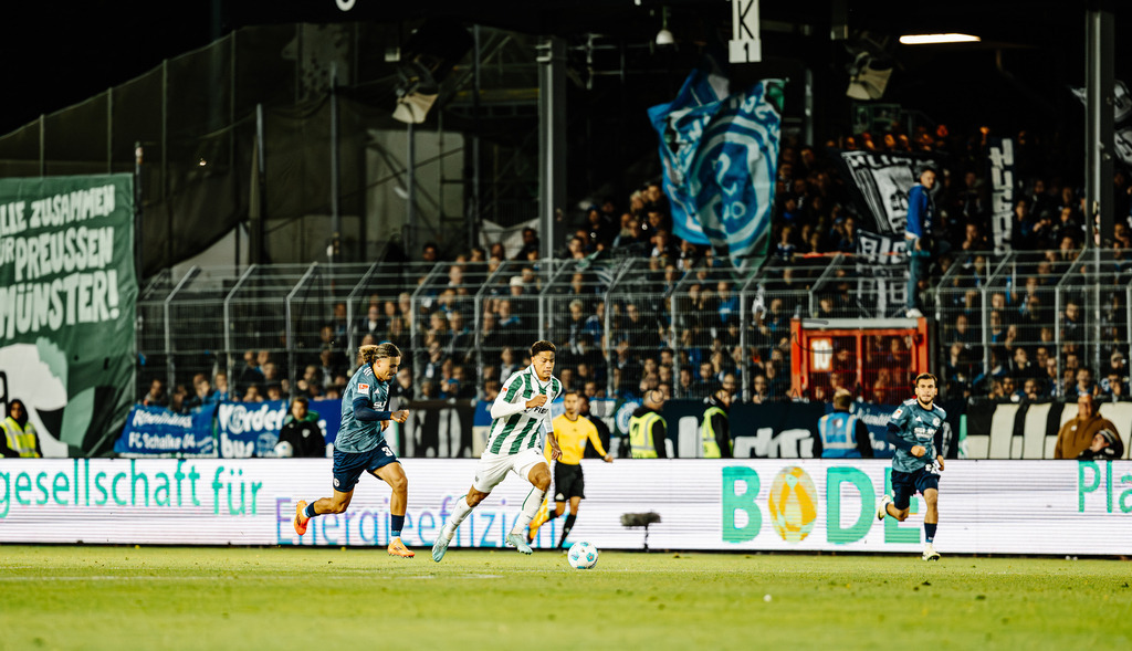 2. Bundesliga, Saison 2024/25, 7. Spieltag: SC Preußen Münster - FC Schalke 04 | Münster, 28.09.2024: 2. Bundesliga, 7. Spieltag, SC Preußen Münster gegen FC Schalke 04 im LVM-Preußenstadion in Münster. Foto: sportfotografie.ms | Markus Paletta - Realisiert mit Pictrs.com
