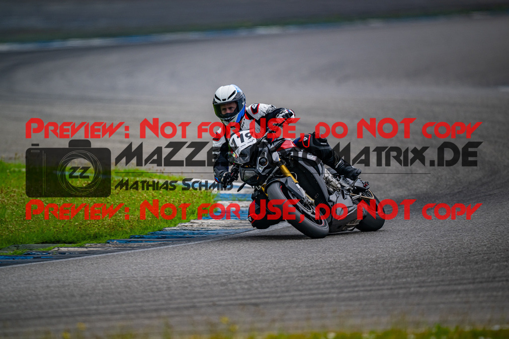 MaZZes_FotoMatrix_240702_6007705_8853 | ROT