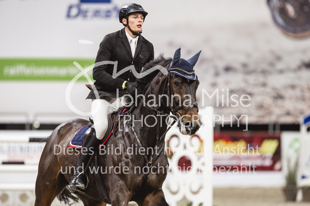 231028_Oldenburg_S1-Spr_Amateure-173 | Deine schönsten Turniermomente als professionelle Fotos! Entdecke hochwertige Pferdesport-Fotografie im Online-Shop. Jetzt Fotos finden & bestellen!