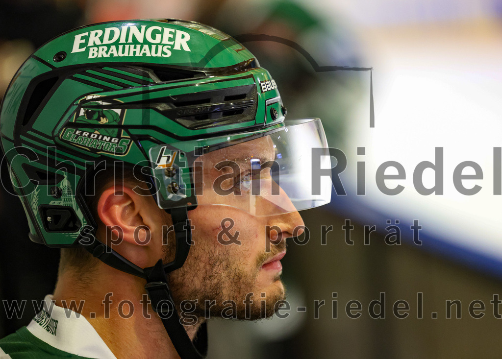 2023-11-17_026_TSV_Erding_gegen_EA_Schongau | Erding, Deutschland, 17.11.2023:
Eishockey, Bayernliga Vorrunde 2023 / 2024, 10. Spieltag, TSV Erding gegen EA Schongau, Endergebnis: 12:4

Bastian Cramer (Erding Gladiators, #34)

Foto: Christian Riedel / fotografie-riedel.net