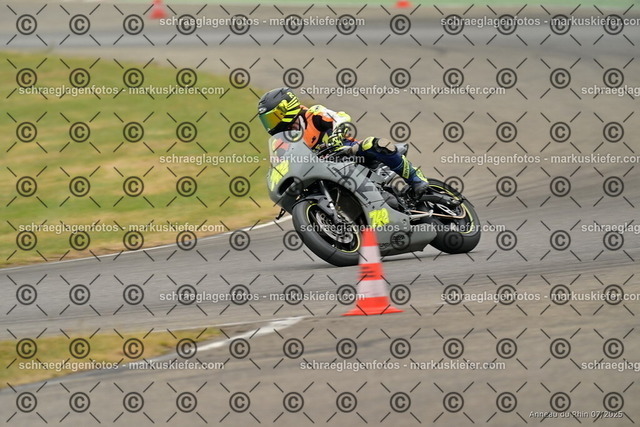 25bt05-1405 | markuskiefer.com - Realisiert mit Pictrs.com