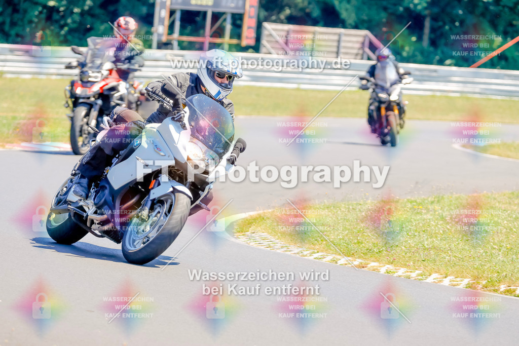 _MOT9437 | Hier findet Ihr Bilder von Touristenfahrten auf der Nürburgring Nordschleife oder von anderen Veranstaltungen die ich besucht habe. Viel Spass beim Durch Schauen 