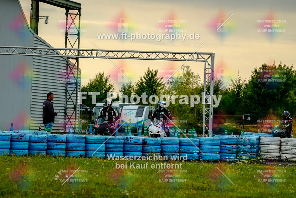 Chambley Juli-1631 | Hier findet Ihr Bilder von Touristenfahrten auf der Nürburgring Nordschleife oder von anderen Veranstaltungen die ich besucht habe. Viel Spass beim Durch Schauen 