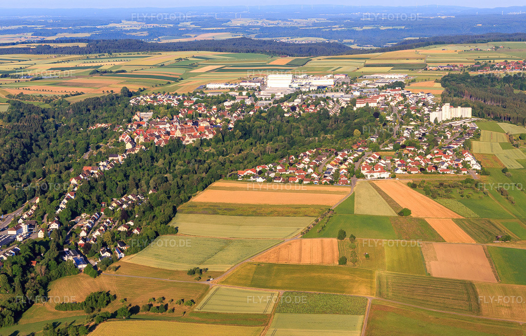 Luftbild: Ortsansicht aus Osten in Rosenfeld im Bundesland Baden-Württemberg in Deutschland. Foto: IMG_148899.jpg vom 28.06.2025 durch Werner Riehm/FLY-FOTO.de