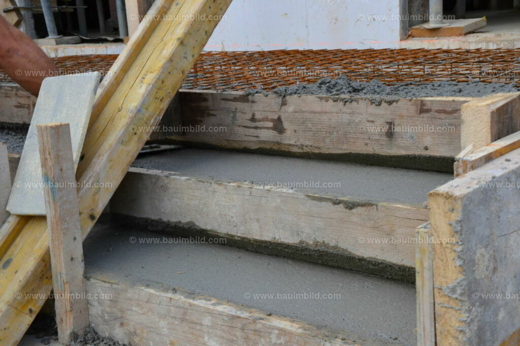 bib-lg04-betonarbeiten-0480 | Nach LV-Leistungsgruppen sortierte Detailfotos über den Bau eines Hauses. Alle Hausbau-Bilder direkt vom Urheber und Autor der Website Haus-Selber-Bauen.com