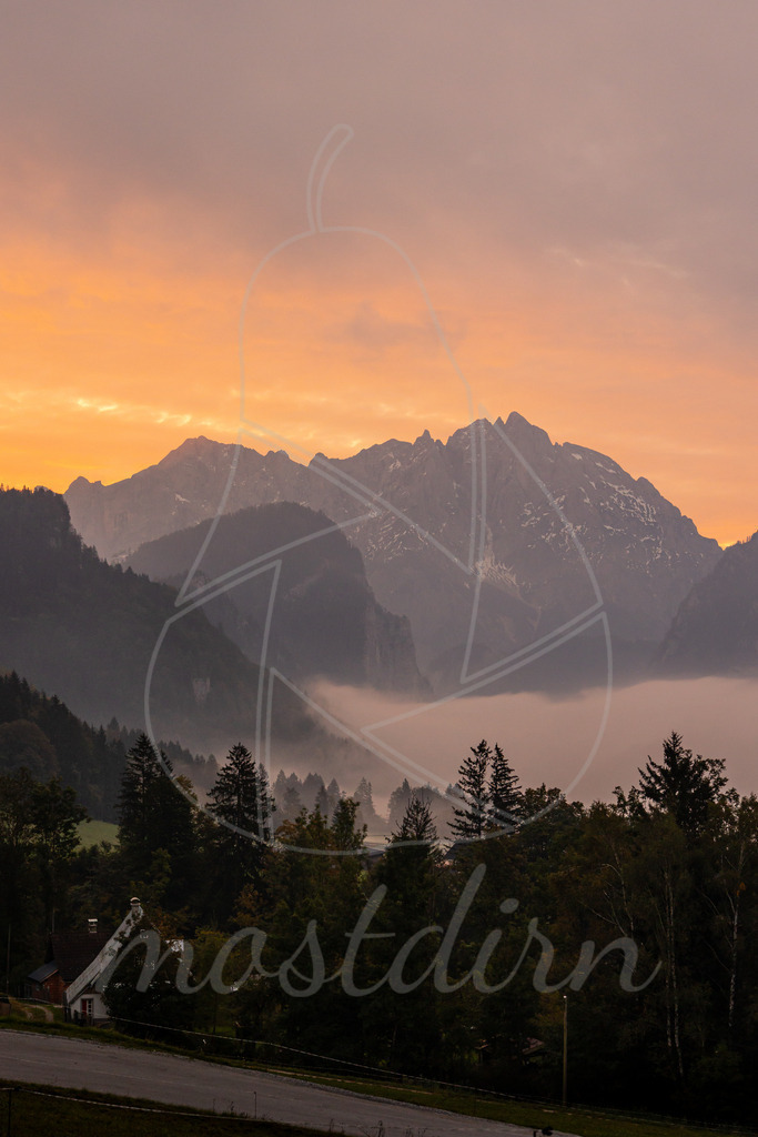 Morgenrot im Gesäuse | Xeis in the Morning - Realisiert mit Pictrs.com