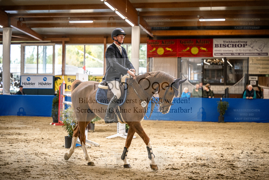 DOS_0904 | Entdecke hochwertige Reitturnierfotos von Foto Oger. Professionell, emotional und authentisch – jetzt Lieblingsmomente im Shop bestellen. - Realisiert mit Pictrs.com