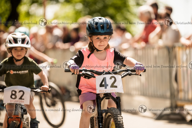 Eierlesen 2026 | Sie wurden bei einem Event oder Sportanlass fotografiert? Hier finden sie ihre Bilder! - Realisiert mit Pictrs.com