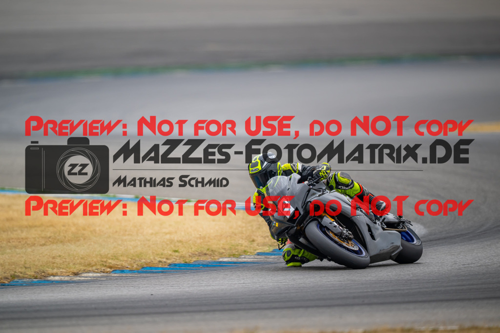 MaZZes-Fotomatrix-20260809-578862 | R1