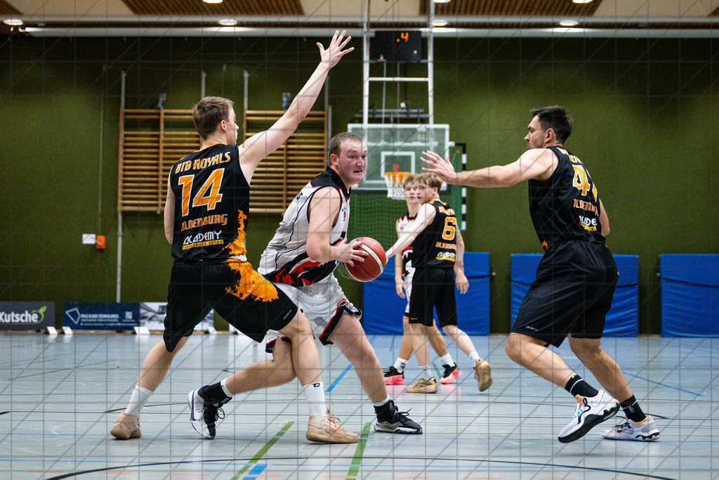 2. Regionalliga West | 07.12.2024 | TuS Bad Essen vs. BTB Royals Oldenburg | 2. Regionalliga West | 07.12.2024 | TuS Bad Essen vs. BTB Royals Oldenburg - - - - - CREDIT, www.bullenfotos.de, Martin König, Hörner Weg 40, D-49078 Osnabrück, +4917663732967, Nutzung und Weitergabe nur zu den vereinbarten Zwecken. Presseanfragen an Urheber. Alle Rechte beim Urheber. - - - - - - Realisiert mit Pictrs.com
