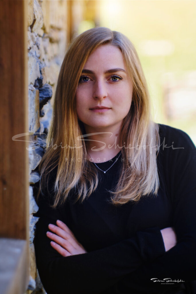 "Johanna" | People- und Tierfotografie, Imageaufnahmen, Veranstaltungsfotografie und Wandbilder aus der Natur ★ Made in Germany ✔️ Druck + Downloads ✔️ Naturfotografie in Top Qualität ★ schneller Versand, weltweite Lieferung! - Realisiert mit Pictrs.com