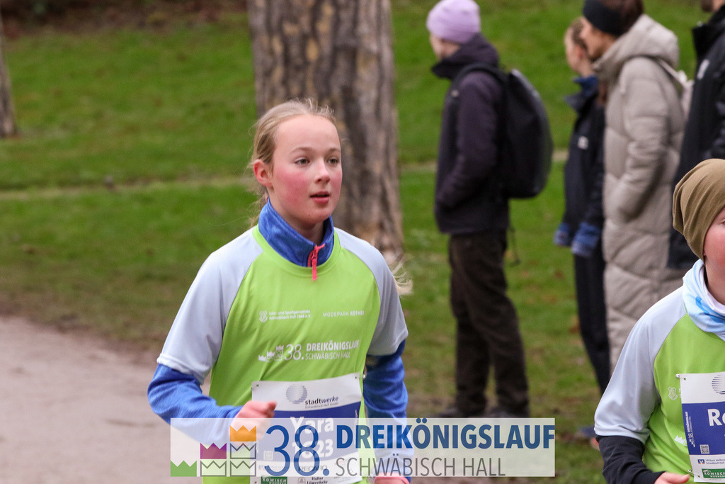 1700m Stadtwerke Jugendlauf | 3 Koenigslauf 2024 1700m Stadtwerke Jugendlauf - Realisiert mit Pictrs.com