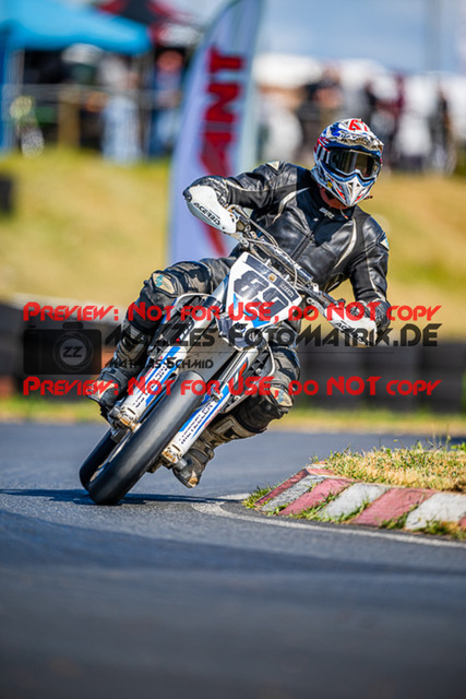 MaZZes_FotoMatrix_220529_6101 | Fotograf Mathias Schmid
Sportfotograf,
Eventfotograf,
Hochzeitsfotograf,
Portraitfotograf