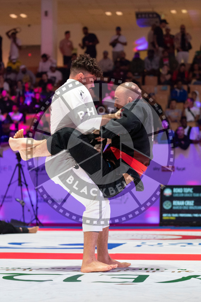 20231109PBB3611 | Fighters compete during the AJP World Professional Championship in the Mubadala Arena in Abu Dhabi, Arab United Emirates, on November 9, 2023.