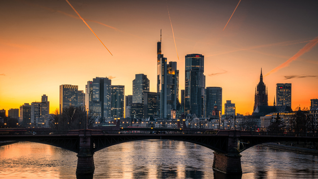 Sunset Frankfurt Skyline | Wandbilder - Florian Läufer - Realisiert mit Pictrs.com