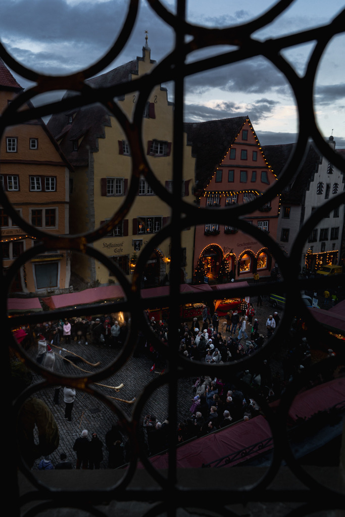 DSC05808 | Rothenburg ob der Tauber. Nur hier gibt es Exklusive und passend zur Jahreszeit Ihr Wandbild, T-Shirt, Tasse und alles was das Rothenburg Herz begehrt. - Realisiert mit Pictrs.com