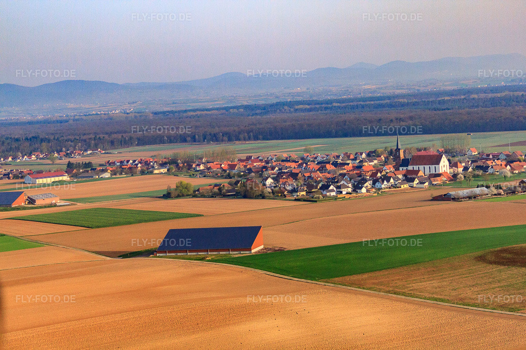 Luftbild: Rue des Violets von Südosten in Schleithal im Bundesland Bas-Rhin in Frankreich. – Foto: IMG_63634.jpg vom 30.03.2014 durch Werner Riehm/FLY-FOTO.de – Auflösung des Originals: 4752 x 3168 px