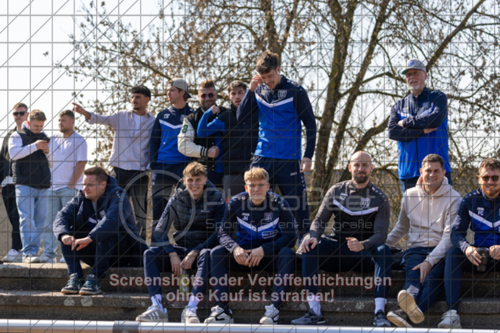 20260322_134700_0003 | #,TSG Salach (blau) vs. FTSV Bad Ditzenbach-Gosbach II (weiß-rot), Fussball, Kreisliga B10 - Bezirk Neckar/Fils, 20. Spieltag, Saison 2025/2026, Kunstrasenplatz, Staufenecker Straße, 73084 Salach, 22.03.2026 - 13:00 Uhr,Foto: PhotoPeet / Event- &amp; Sportfotografie / Peter Harich