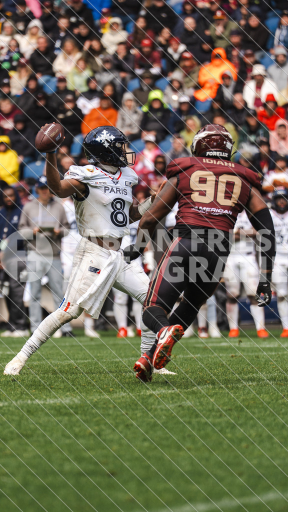 GER Rhein Fire vs. Paris Musketeers, Football, European League of Football, Spieltag 4, Saison 2025, 08.06.2025 | GER Rhein Fire vs. Paris Musketeers, Football, European League of Football, Spieltag 4, Saison 2025, 08.06.2025Foto: Fabian Friese - Realisiert mit Pictrs.com