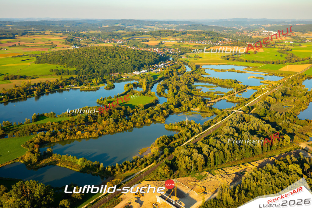 Das Luftbild zeigt : Schwürbitz Mainauen Michelau in Oberfranken - Die Luftaufnahme wurde 2023 vom UL-Flugzeug aus erstellt ( keine Drohne ) - Hochauflösende Luftaufnahme - Für grossformatige Ausdrucke geeignet. Die Geschenkidee !Mit Lizenz und Bildrechte bestellbar