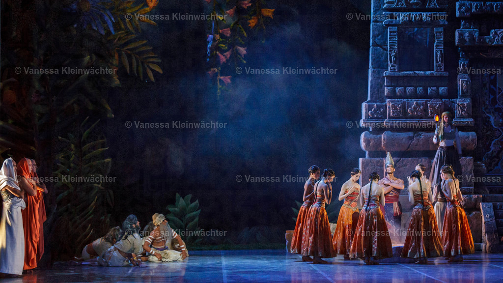  Ballett "La Bayadère" (Fotoprobe) in der Staatsoper unter den Linden | Berlin, 02.11.2018: Fotoprobe des Balletts "La Bayadere" in der Staatsoper Unter Den Linden.  - Realisiert mit Pictrs.com