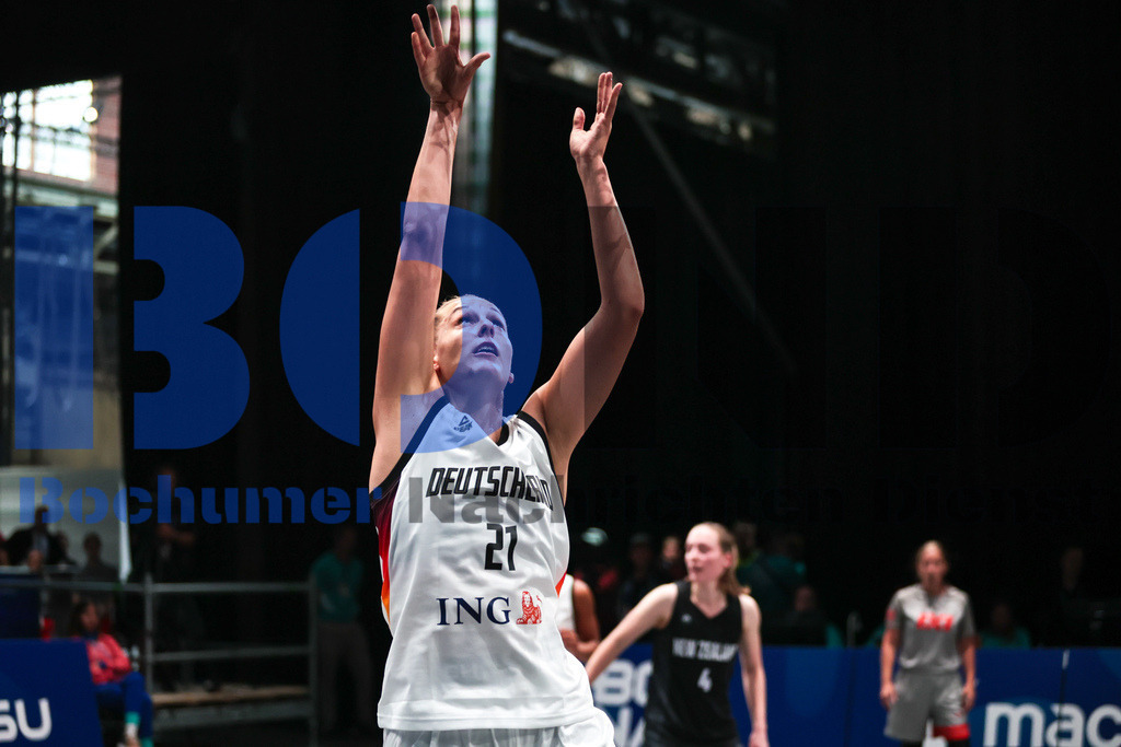 SES_TTG3X320250717-16 | bond - Realisiert mit Pictrs.com