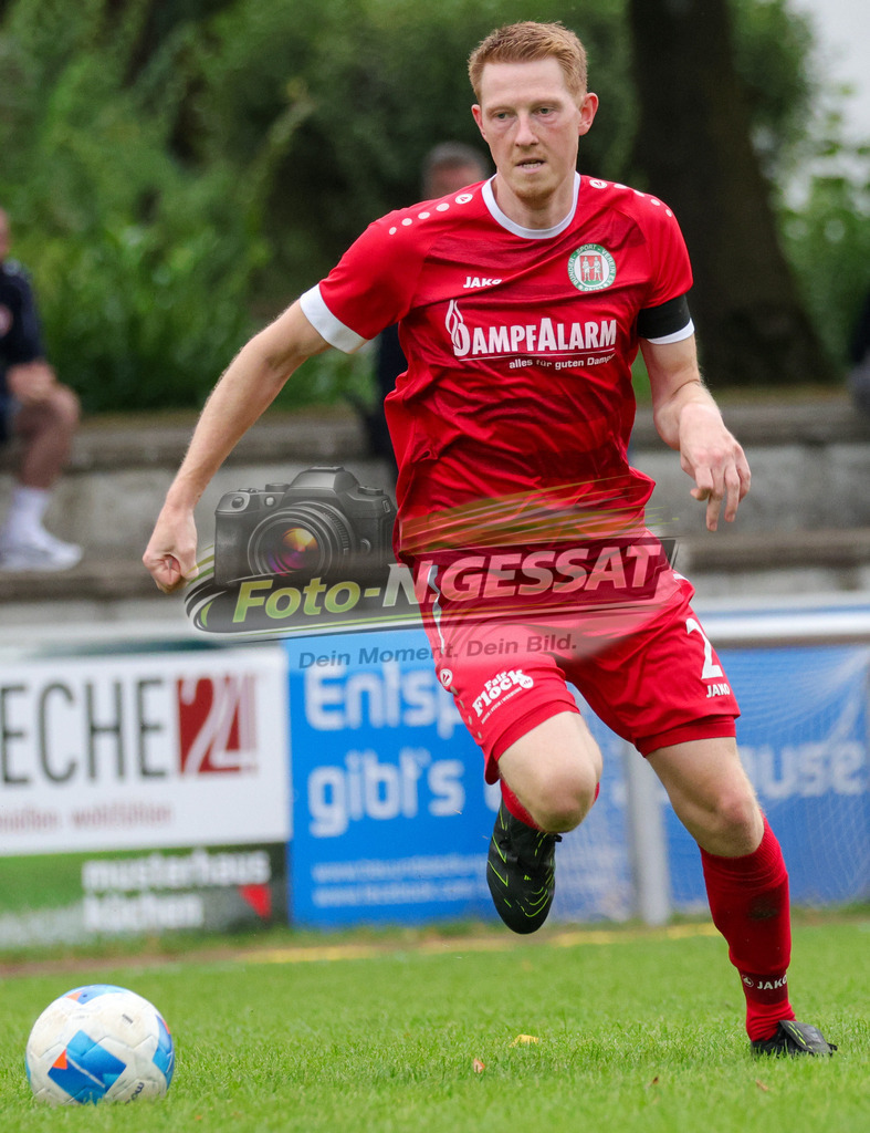 Bünder SV - VfL Holsen | Auf dem Bild zu sehen: rot Bünder SV: Tobias Zwiener Bünder SV, VfL Holsen, Saison 26/27, Kreisliga A, Bünde, Deutschland - Realisiert mit Pictrs.com