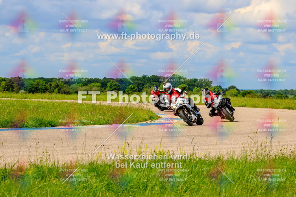 MotoTeam-0717 | Hier findet Ihr Bilder von Touristenfahrten auf der Nürburgring Nordschleife oder von anderen Veranstaltungen die ich besucht habe. Viel Spass beim Durch Schauen 