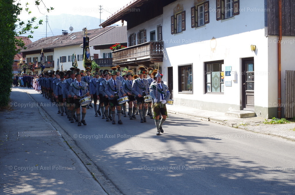 IMGP3608 | fotografiert von Axel PollmannLeonhardi Wallfahrt Benediktbeuern und Murnau, Fronleichnam, Fasching, Landschaft im Loisachtal und Benediktbeuern  - Realisiert mit Pictrs.com