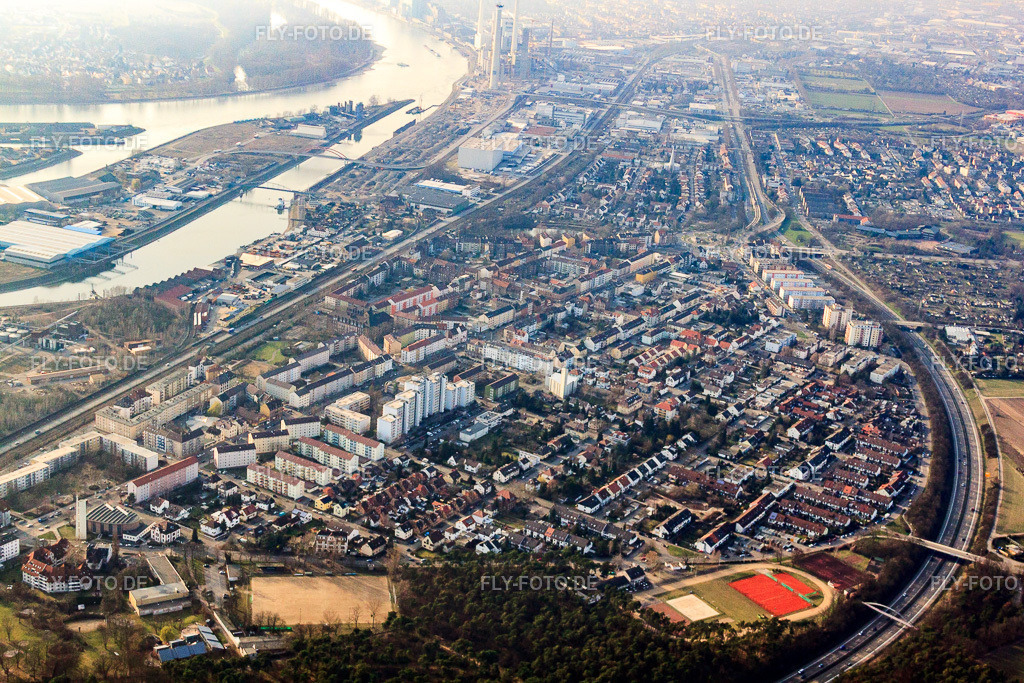 Ortsübersicht jenseits der B36 aus Südosten | Luftbild: Ortsübersicht jenseits der B36 aus Südosten im Ortsteil Rheinau in Mannheim im Bundesland Baden-Württemberg in Deutschland. Foto: IMG_25147.jpg vom 23.03.2010 durch Werner Riehm/FLY-FOTO.de - Realisiert mit Pictrs.com