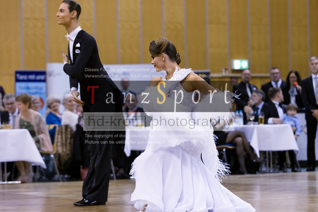 20241102_DM_HGR_Std_15806 | Tanzsportbilder, Standardtanz, Lateintanz, WDSF, DTV, LTVB, dancecomp, goc, hessen tanzt, blaues band der spree, walzer, tango, wiener walzer, slowfox, quickstepp, samba, rumba, cha-cha-cha, paso doble. jive, hd-kroft photography, turniertanzsport