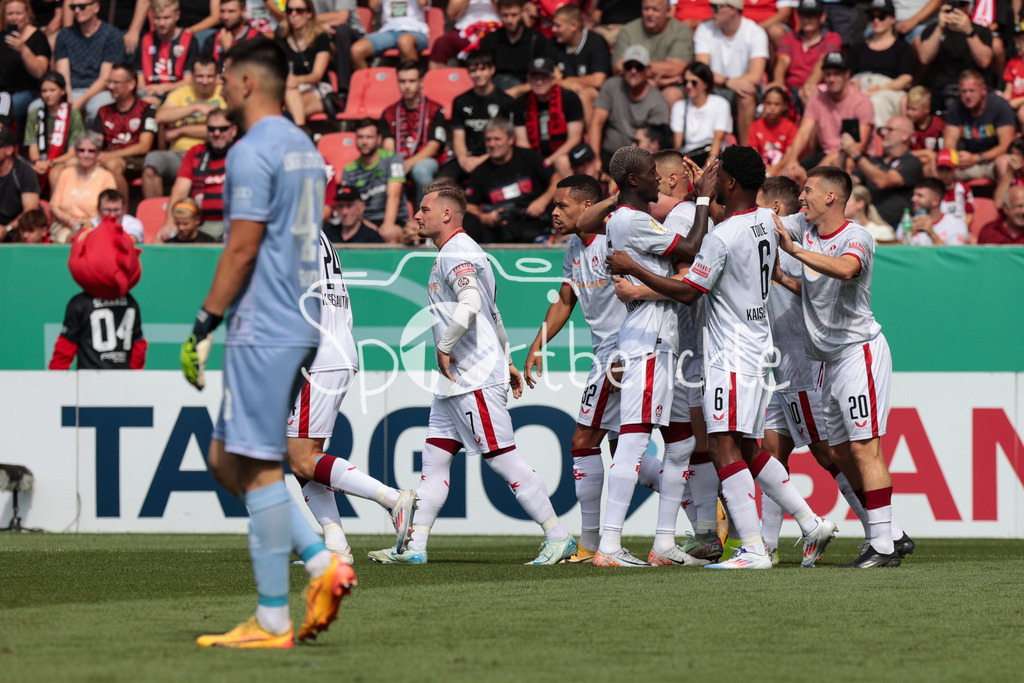 FC Ingolstadt - 1. FC Kaiserslautern | Jubel nach dem Treffer zum 0-1 durch Jannik MAUSE (FCK #18) / Freude / Happy / Tor / Torschuetze