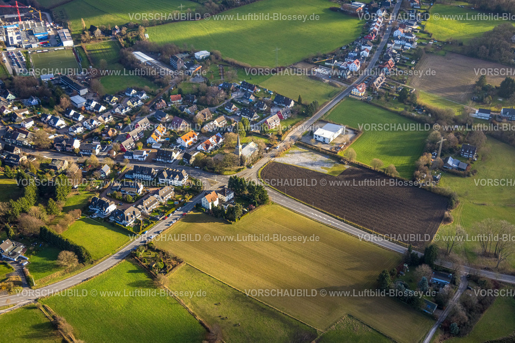 Sprockhoevel251200666Herzfeld | Luftbild, Evang. Kirche Herzkamp mit Renovierung Sanierung und Baugerüst, umgeben von Wiesen und Feldern, Wohngeniet Ortsteil Herzkamp Gennebreck, Sprockhövel, Ruhrgebiet, Nordrhein-Westfalen, Deutschland