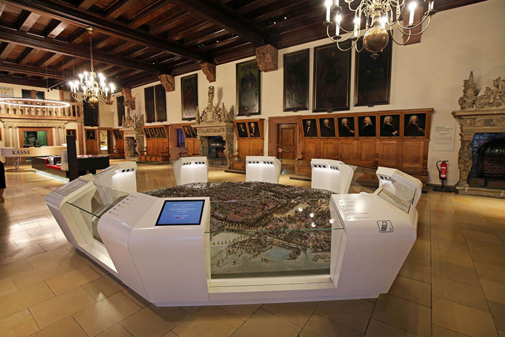 Stadtgeschichtliches Museum Leipzig - Stadtmodell von 1823 | Entdecke über 20 Kategorien Leipzig-Motive: Foto-Downloads, hochwertige Poster, Leinwand- & Fine-Art-Prints. Jetzt Lieblingsfoto im Bildlexikon Leipzig Shop bestellen!