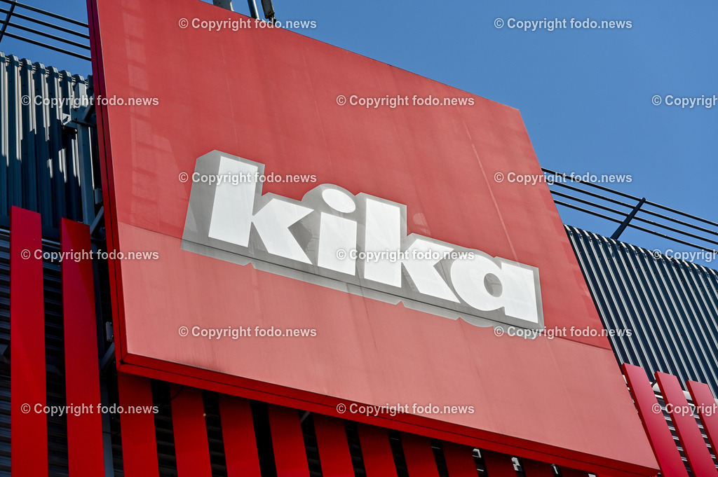 Kika_ 01.06.2023-15 | 01.06.2023, Linz, AUT, Kika, im Bild Kika, Linz, Möbelhaus, Möbel, Moebelhaus, Moebel, Logo, Fahnen, Flaggen, Schild