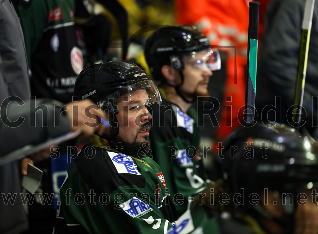 2022-11-20_108_TSV_Erding_gegen_ERSC_Amberg | Erding, Deutschland, 20.11.2022:
Eishockey, Bayernliga 2022 / 2023, 15. Spieltag, TSV Erding gegen ERSC Amberg, Endergebnis: 5:1

Rudolf Lorenz (Erding Gladiators, #91)

Foto: Christian Riedel / fotografie-riedel.net