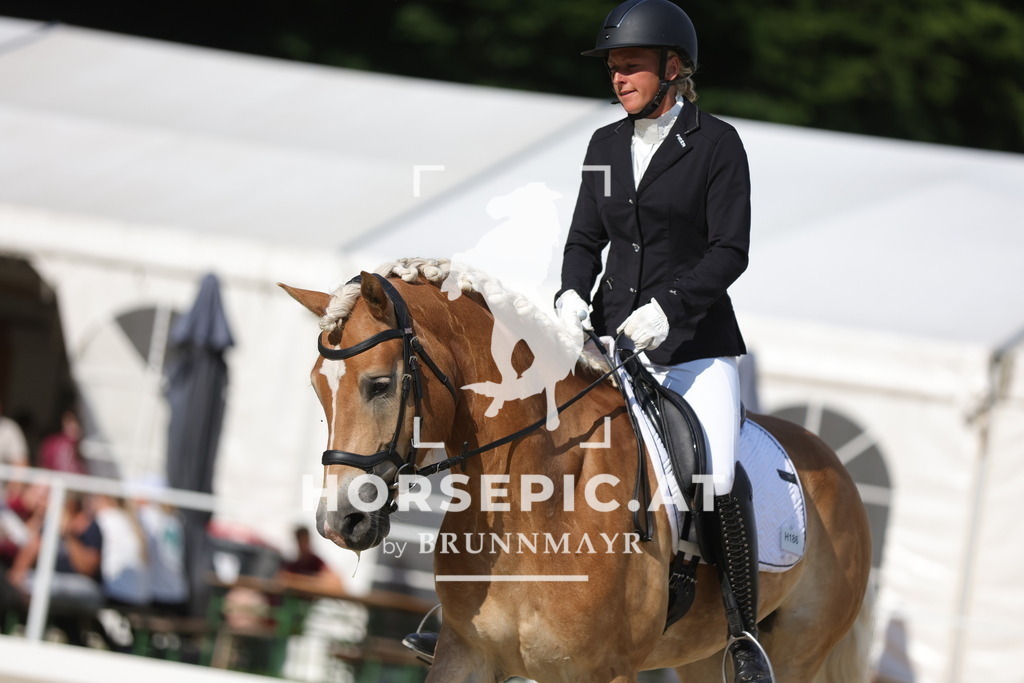 0P6A9989 | Willkommen bei Brunnmayr - Design & Fotografie – Ihrem Spezialisten für Reitturniere und Pferdeveranstaltungen in Oberösterreich, Salzburg und Bayern! Seit über 17 Jahren sind wir leidenschaftlich dabei.
