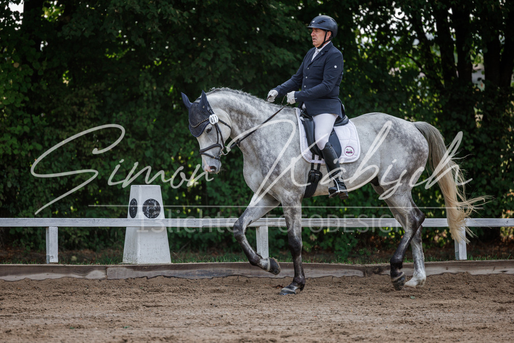20260905-_3LI6956 | Tierfotografie Pferde, Hunde, Katzen, Haustiere.
Turnierfotografie Reitturniere, Reiten, Springreiten, Dressur in Hanau, dem Main-Kinzig-Kreis und dem Rhein-Main- Gebiet um Frankfurt