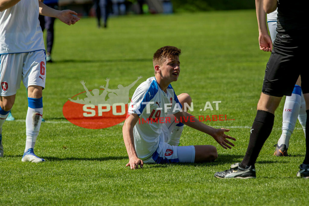 Portugal  U15 -Czech Republic U15 | LUKAS MOUDRY (Czech Republic #19) ; Portugal  U15 -Czech Republic U15 am 29.04.2022 in Arnoldstein
(Sportplatz), AUSTRIA, (Photo by Ernst Krawagner sport-fan.at) - Realisiert mit Pictrs.com