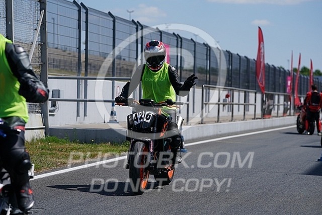 2025_05_12_PBK_11366 | Sportfotografie; SlowMotion; Video; Rennstrecke; Hafeneger; Speer; Racing; RSE; BMW; CBO; Trackday; Motorsportarena; Hockenheimring; Brno; Most; Barcelona; Valencia