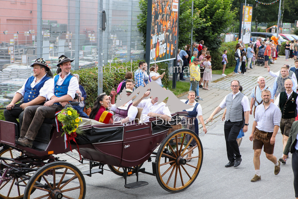 OE7A1672 | die Festeröffnung in Zwiesel mit prominentem Besuch, Ministerpräsident Markus Söder sowie Minister Hubert Aiwanger.