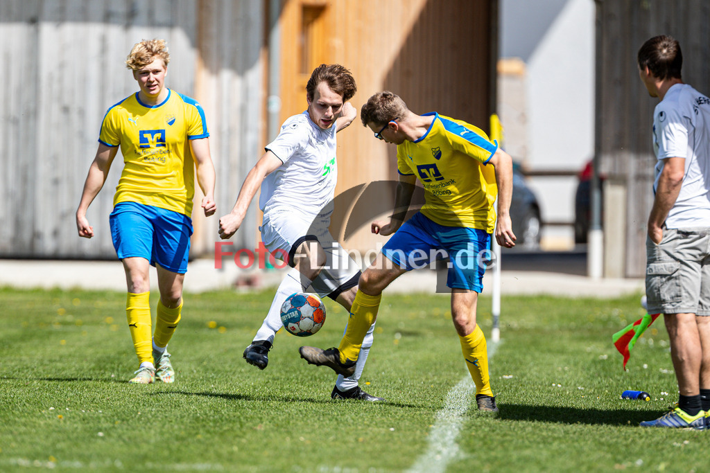 SC Böbing vs SG SV Eberfing/SV Söchering | Abstiegs Qualifikationsrunde A-Klasse Gruppe P, SC Böbing vs SG SV Eberfing/SV Söchering, 20240414,
Duell zwischen Dominik EHRENBERG (SVES 3) und Simon KEES (SCB 3),
2024-04-14 in Böbing (Sportplatz Böbing)
3 Dominik EHRENBERG (SVES 3), 3 Simon KEES (SCB 3)
Copyright: WolfgangxLindner foto-lindner.de