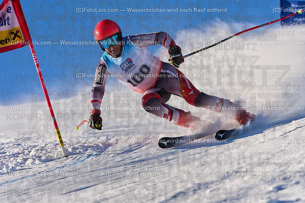 ALP4651_MASTERS-Cup_GS-A Herrn_Rehor Roman | (C)FotoLois.com, Alois Spandl. FIS Masters-Cup Wildschönau, Giant Slalom auf der Piste Schatzberg GS, Siegerehrung auf dem Dorfplatz Niederau, Sa 13. Januar 2024.